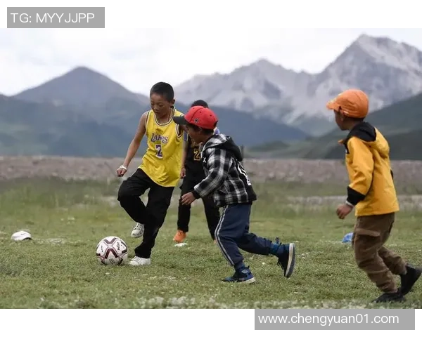秘饭足球的魅力与激情探索足球背后的美食文化与团队精神 秘饭足球的魅力与激情探索足球背后的美食文化与团队精神