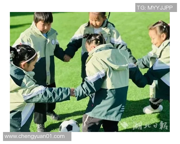 趣味足球玩具带你体验激情赛场乐趣与创意的完美结合